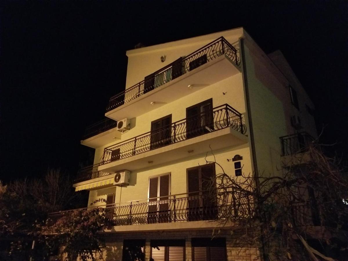 Danyja Apartments Светі Филип-і-Яков Екстер'єр фото